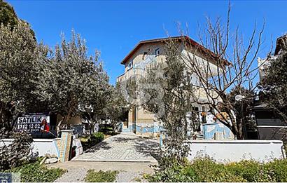 Pelitköy'de Müstakil 3+1 Villa ve 205 m2 İmarlı Arsa (2 Tapu)