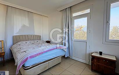 Pelitköy'de Müstakil 3+1 Villa ve 205 m2 İmarlı Arsa (2 Tapu)