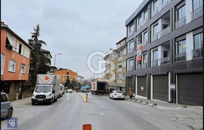 KEMERBURGAZDA CADDE ÜZERİNDE SATILIK DÜKKAN 