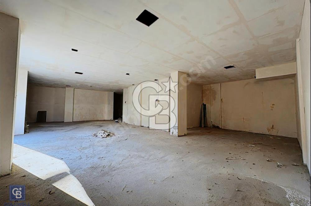 KEMERBURGAZDA CADDE ÜZERİ KİRALIK DÜKKAN