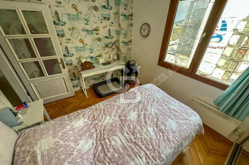 Kuşadası Kordon’da Panoramik Deniz Manzaralı Çatı Dubleks