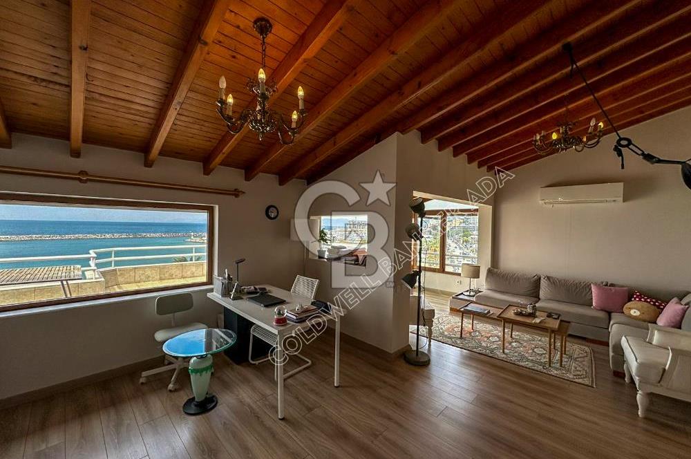 Kuşadası Kordon’da Panoramik Deniz Manzaralı Çatı Dubleks