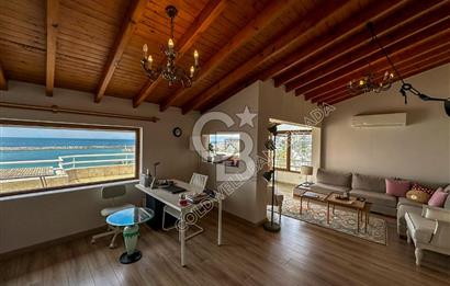 Kuşadası Kordon’da Panoramik Deniz Manzaralı Çatı Dubleks
