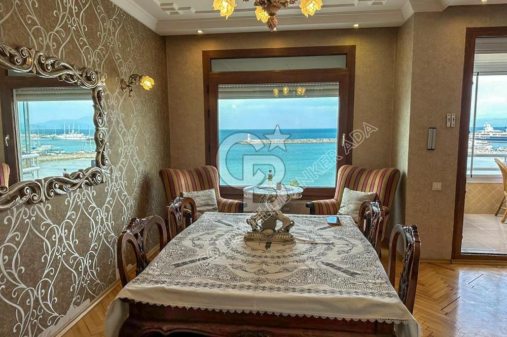 Kuşadası Kordon’da Panoramik Deniz Manzaralı Çatı Dubleks