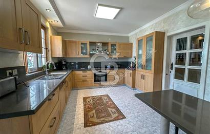 Kuşadası Kordon’da Panoramik Deniz Manzaralı Çatı Dubleks