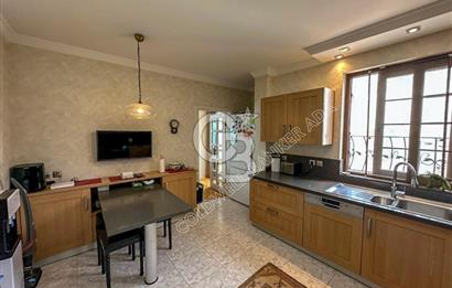 Kuşadası Kordon’da Panoramik Deniz Manzaralı Çatı Dubleks