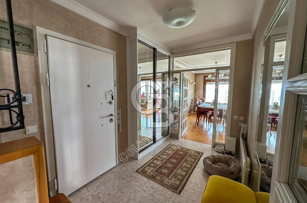 Kuşadası Kordon’da Panoramik Deniz Manzaralı Çatı Dubleks