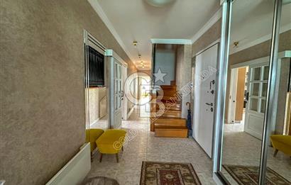 Kuşadası Kordon’da Panoramik Deniz Manzaralı Çatı Dubleks