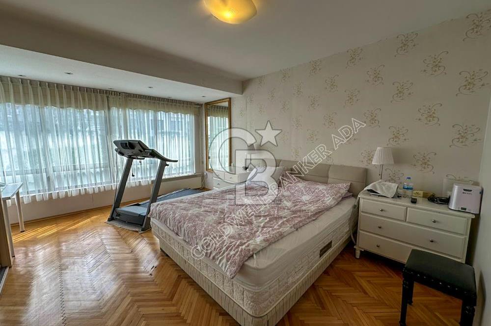 Kuşadası Kordon’da Panoramik Deniz Manzaralı Çatı Dubleks