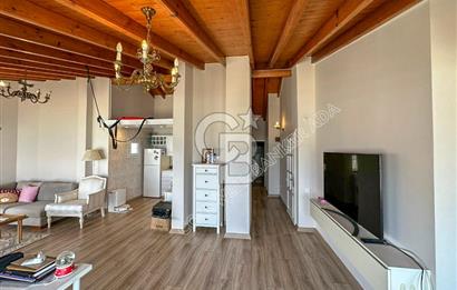 Kuşadası Kordon’da Panoramik Deniz Manzaralı Çatı Dubleks