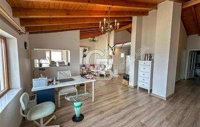 Kuşadası Kordon’da Panoramik Deniz Manzaralı Çatı Dubleks