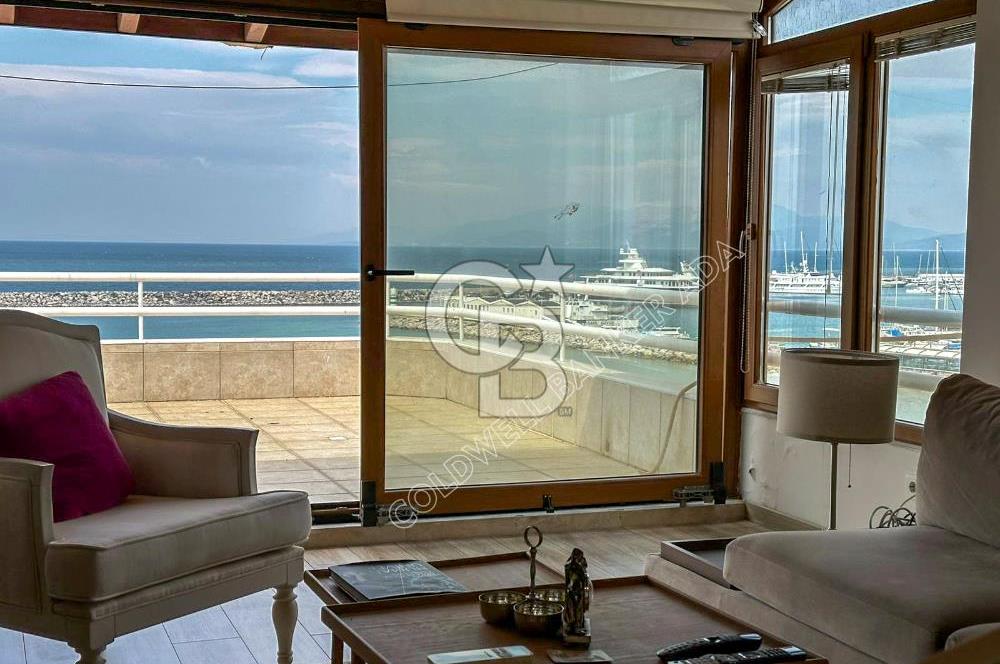 Kuşadası Kordon’da Panoramik Deniz Manzaralı Çatı Dubleks