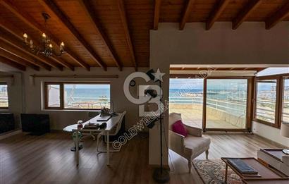 Kuşadası Kordon’da Panoramik Deniz Manzaralı Çatı Dubleks