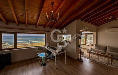 Kuşadası Kordon’da Panoramik Deniz Manzaralı Çatı Dubleks