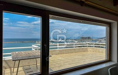 Kuşadası Kordon’da Panoramik Deniz Manzaralı Çatı Dubleks