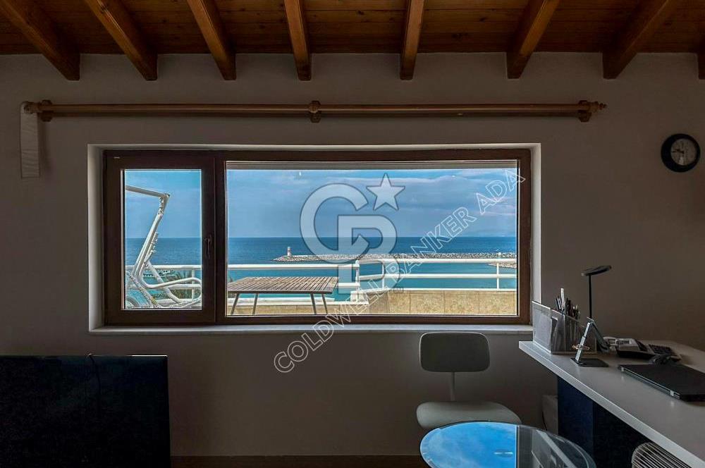 Kuşadası Kordon’da Panoramik Deniz Manzaralı Çatı Dubleks