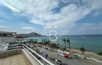 Kuşadası Kordon’da Panoramik Deniz Manzaralı Çatı Dubleks