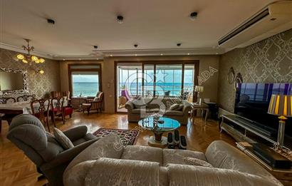 Kuşadası Kordon’da Panoramik Deniz Manzaralı Çatı Dubleks