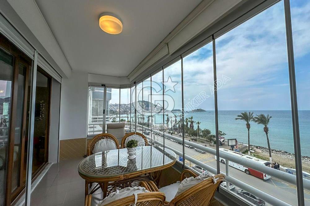Kuşadası Kordon’da Panoramik Deniz Manzaralı Çatı Dubleks
