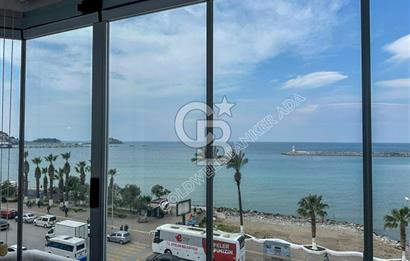 Kuşadası Kordon’da Panoramik Deniz Manzaralı Çatı Dubleks