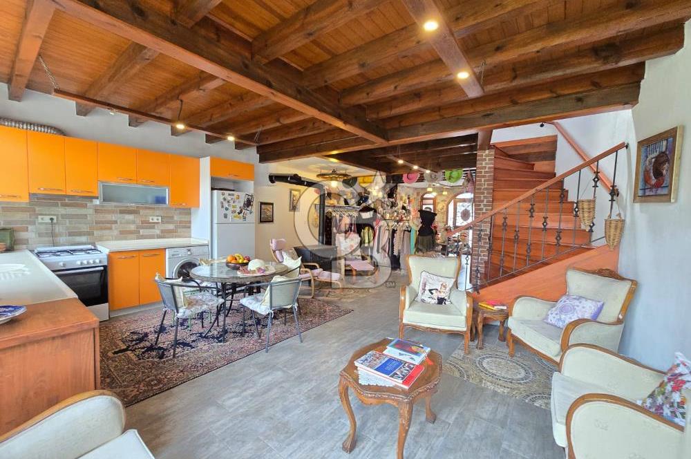 Küçükköyde Merkezde Konut Kullanımlı 3+1 Taş Ev