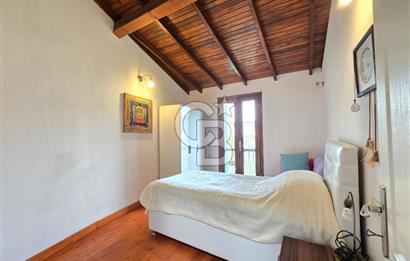 Küçükköyde Merkezde Konut Kullanımlı 3+1 Taş Ev