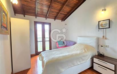 Küçükköyde Merkezde Konut Kullanımlı 3+1 Taş Ev