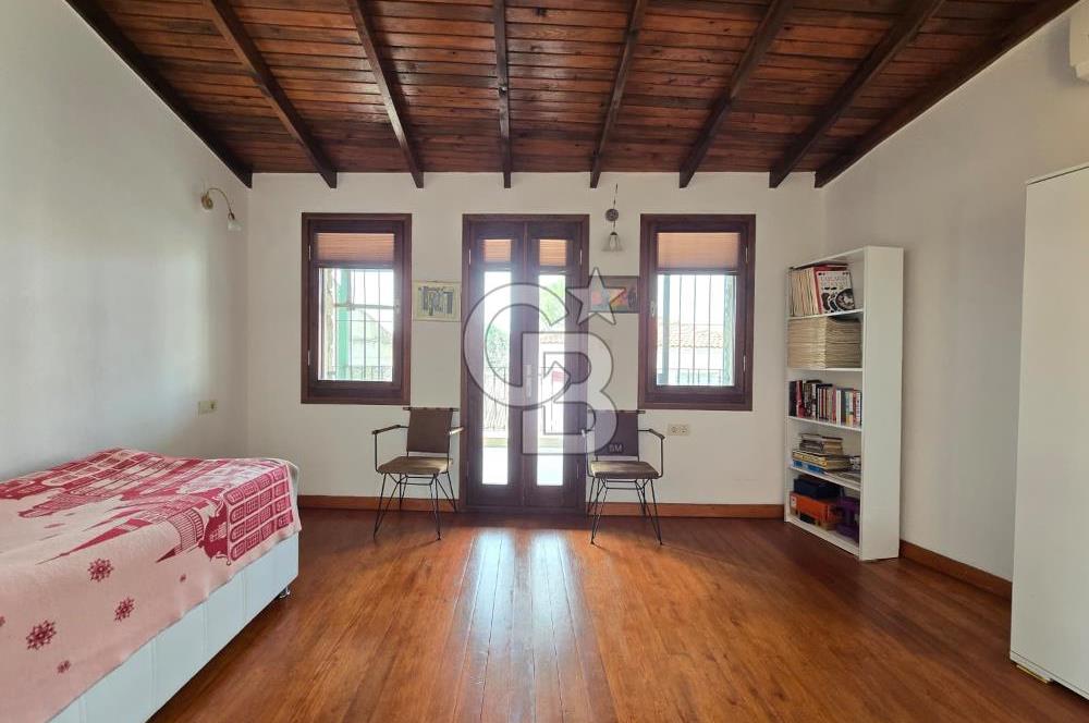 Küçükköyde Merkezde Konut Kullanımlı 3+1 Taş Ev