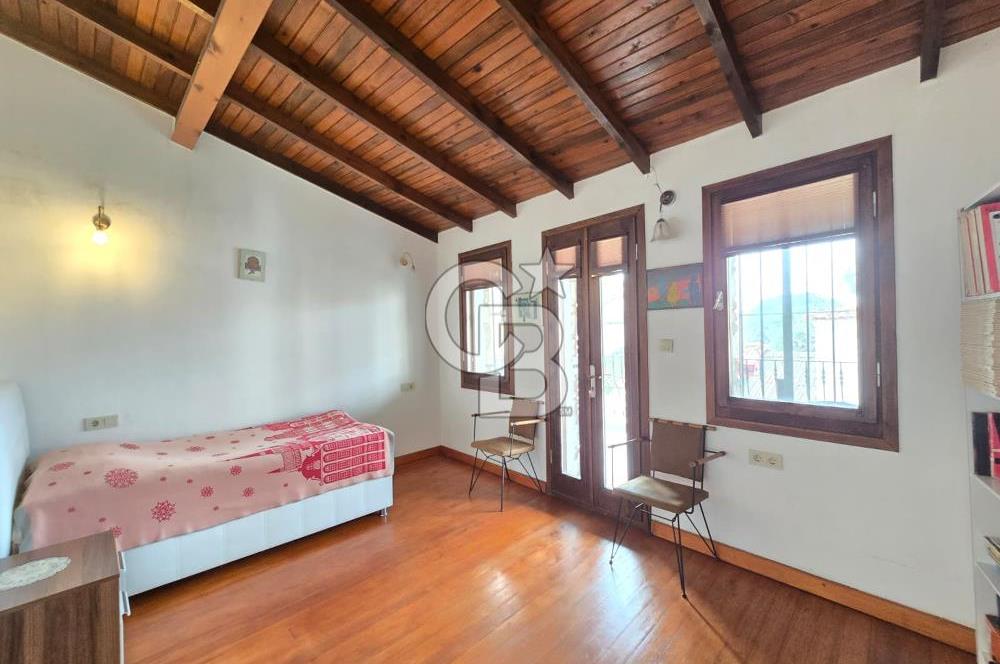 Küçükköyde Merkezde Konut Kullanımlı 3+1 Taş Ev