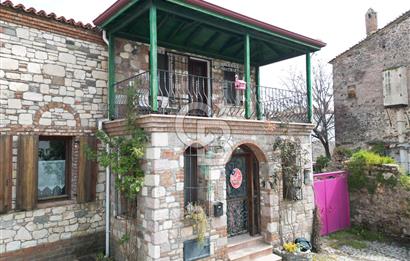 Küçükköyde Merkezde Konut Kullanımlı 3+1 Taş Ev