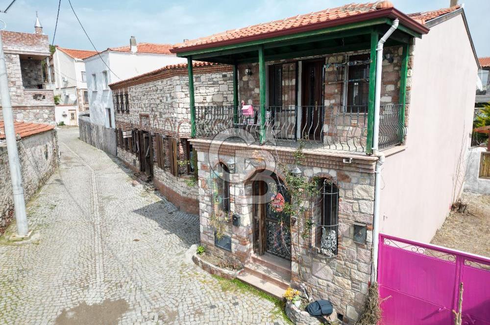 Küçükköyde Merkezde Konut Kullanımlı 3+1 Taş Ev