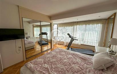 Kuşadası Kordon’da Panoramik Deniz Manzaralı Çatı Dubleks