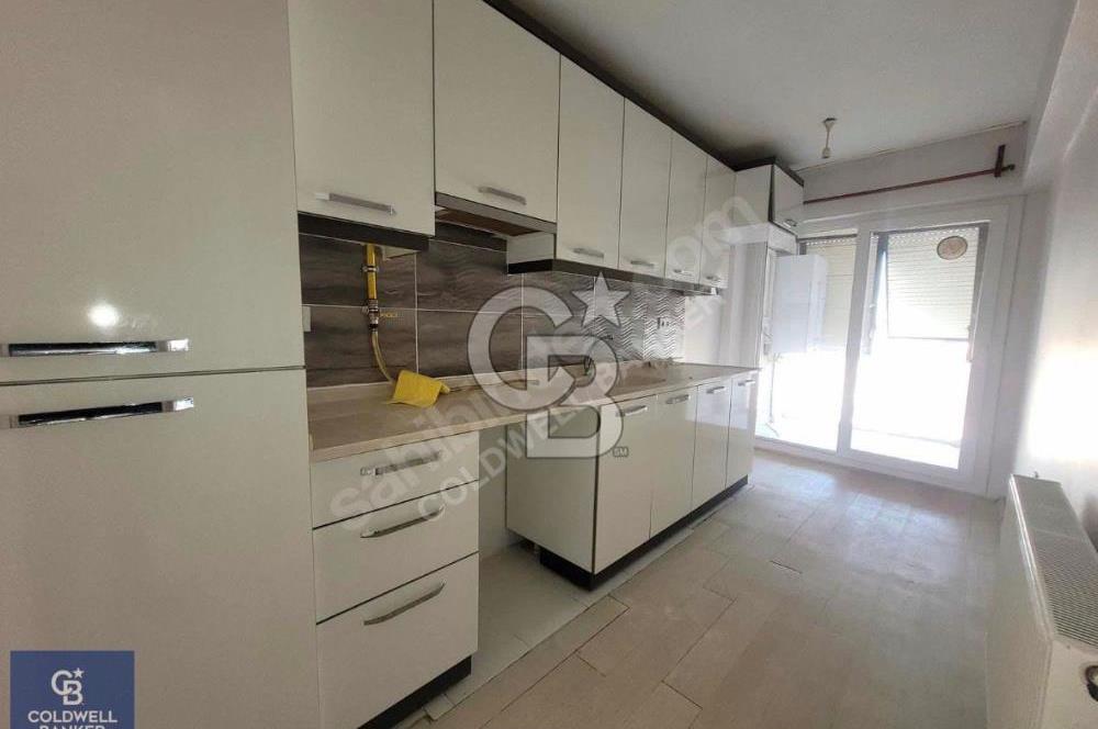ÜÇKUYULAR MAHALLESİNDE 3+1 BAKIMLI DOĞALGAZLI SATILIK DAİRE