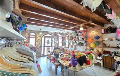 Küçükköyde Merkezde Konut Kullanımlı 3+1 Taş Ev