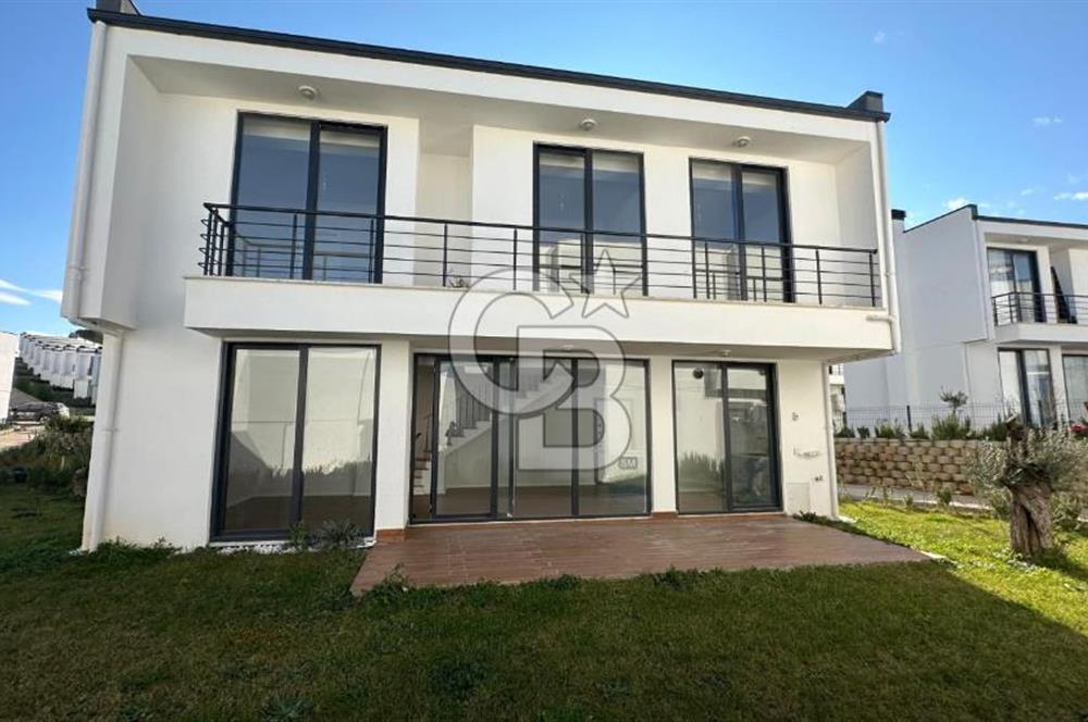 Gömeç Keremköy'de Havuzlu Site İçerisinde 3+1 Satılık Villa