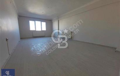 ÜÇKUYULAR MAHALLESİNDE 3+1 BAKIMLI DOĞALGAZLI SATILIK DAİRE