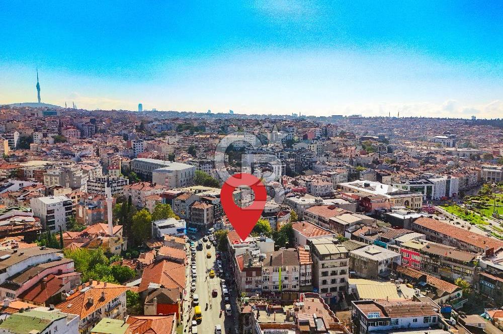 ÜSKÜDAR SELMANİ PAK CADDESİNE CEPHELİ KOMPLE SATILIK BİNA