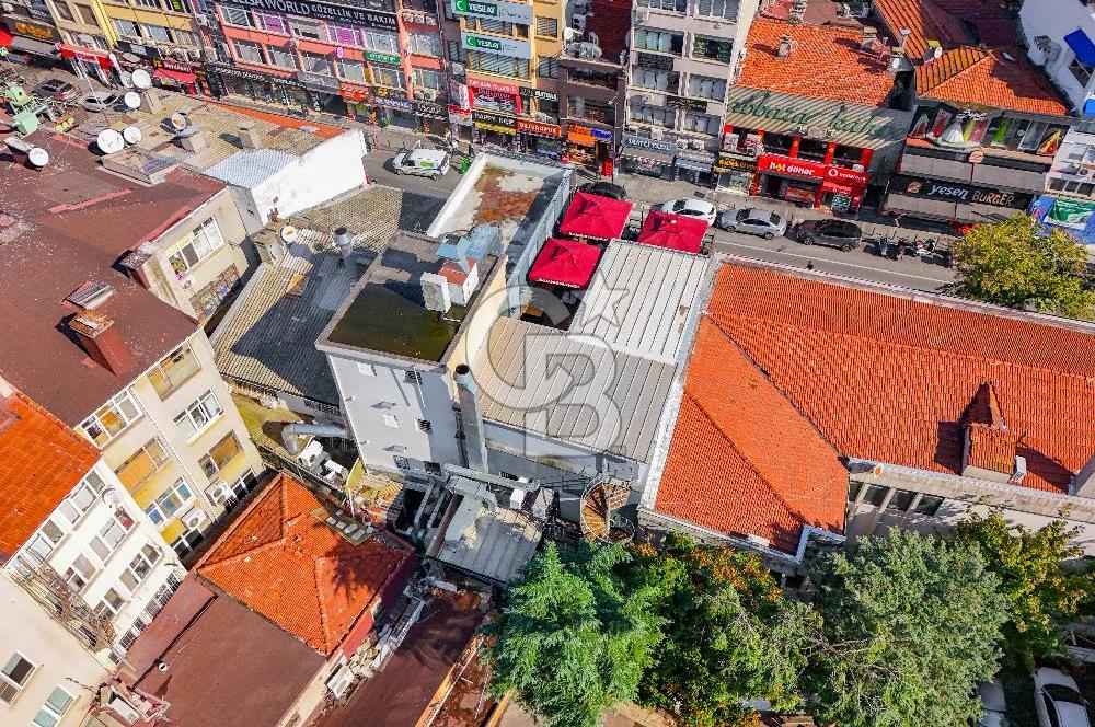 ÜSKÜDAR SELMANİ PAK CADDESİNE CEPHELİ KOMPLE SATILIK BİNA