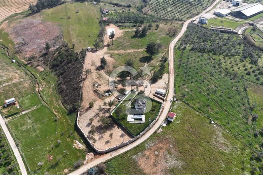 Torbalı Çamlıca’da Ruhsatlı, Havuzlu Müstakil Villa | Geniş Bahçeli