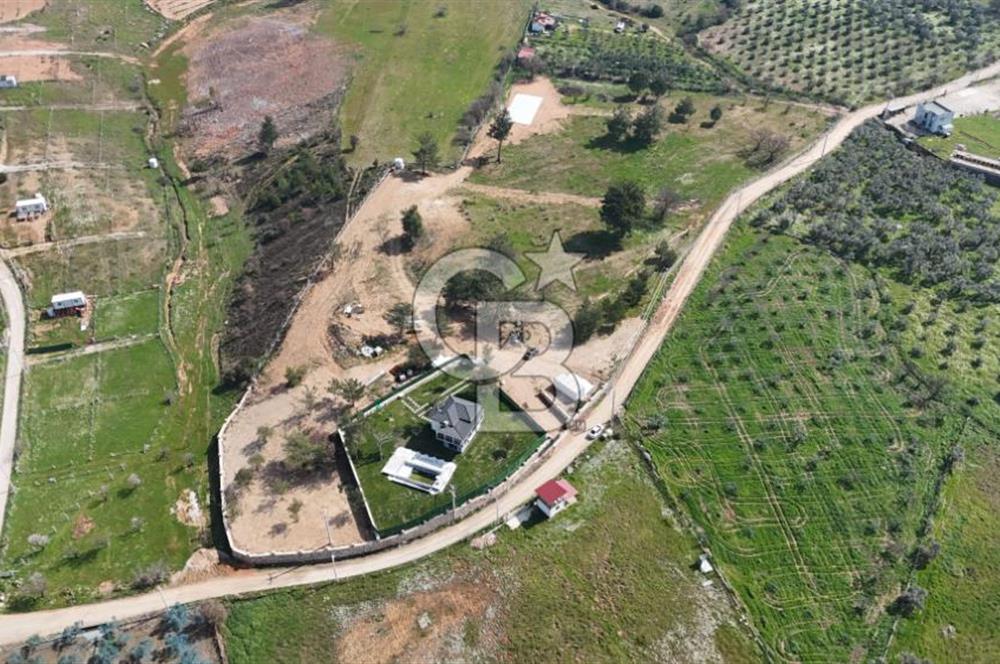 Torbalı Çamlıca’da Ruhsatlı, Havuzlu Müstakil Villa | Geniş Bahçeli