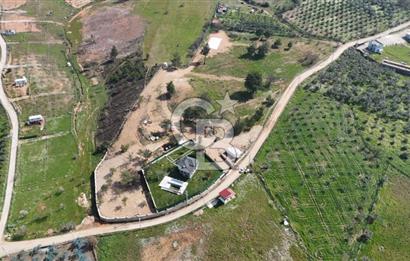 Torbalı Çamlıca’da Ruhsatlı, Havuzlu Müstakil Villa | Geniş Bahçeli