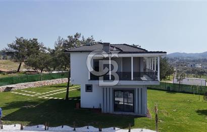 Torbalı Çamlıca’da Ruhsatlı, Havuzlu Müstakil Villa | Geniş Bahçeli