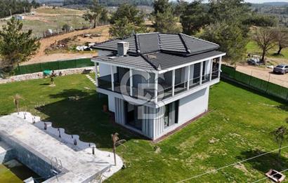 Torbalı Çamlıca’da Ruhsatlı, Havuzlu Müstakil Villa | Geniş Bahçeli