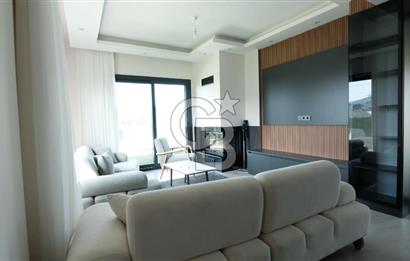 Torbalı Çamlıca’da Ruhsatlı, Havuzlu Müstakil Villa | Geniş Bahçeli