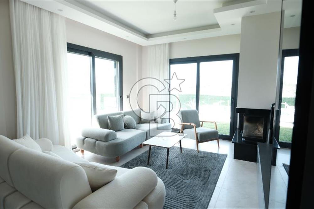 Torbalı Çamlıca’da Ruhsatlı, Havuzlu Müstakil Villa | Geniş Bahçeli