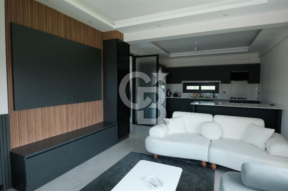 Torbalı Çamlıca’da Ruhsatlı, Havuzlu Müstakil Villa | Geniş Bahçeli