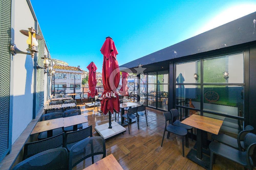 ÜSKÜDAR SELMANİ PAK CADDESİNE CEPHELİ KOMPLE SATILIK BİNA