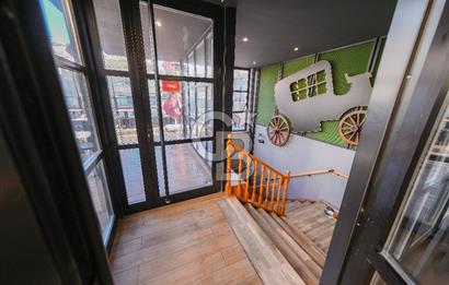 ÜSKÜDAR SELMANİ PAK CADDESİNE CEPHELİ KOMPLE SATILIK BİNA