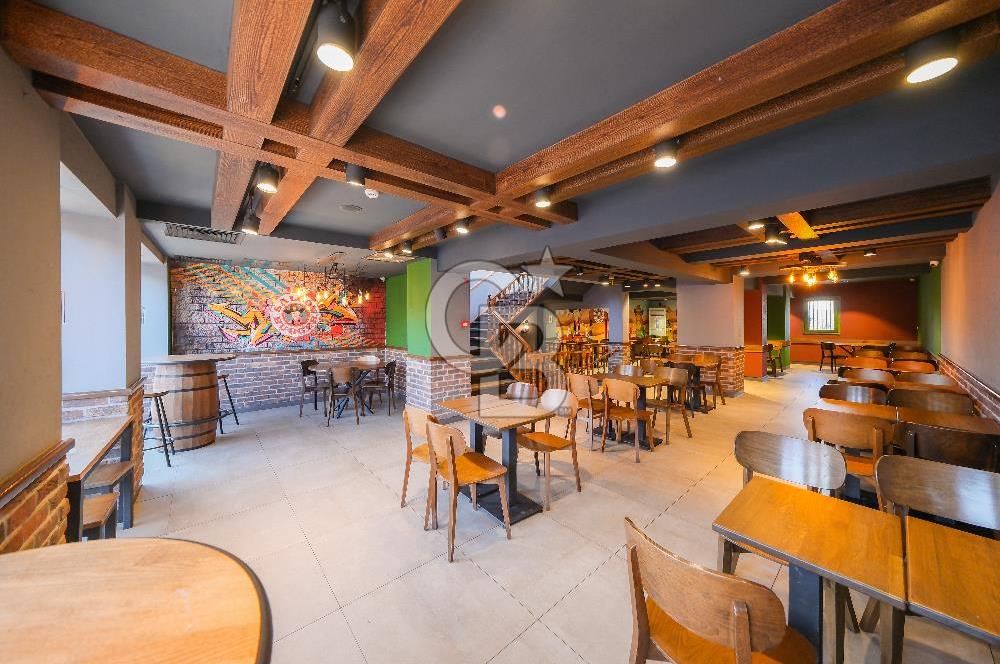 ÜSKÜDAR SELMANİ PAK CADDESİNE CEPHELİ KOMPLE SATILIK BİNA