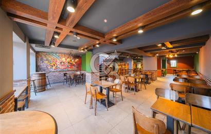 ÜSKÜDAR SELMANİ PAK CADDESİNE CEPHELİ KOMPLE SATILIK BİNA